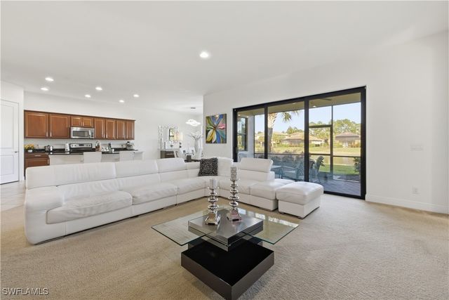 4573 Tamarind WAY, Naples, FL 34119