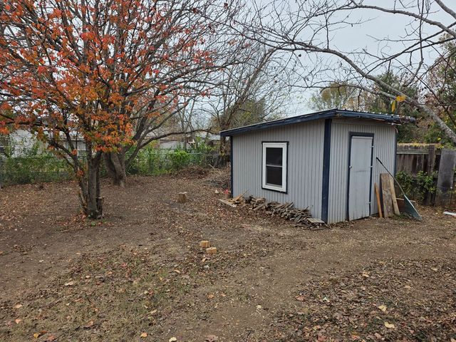 221 Miller St, Kerrville, TX 78028