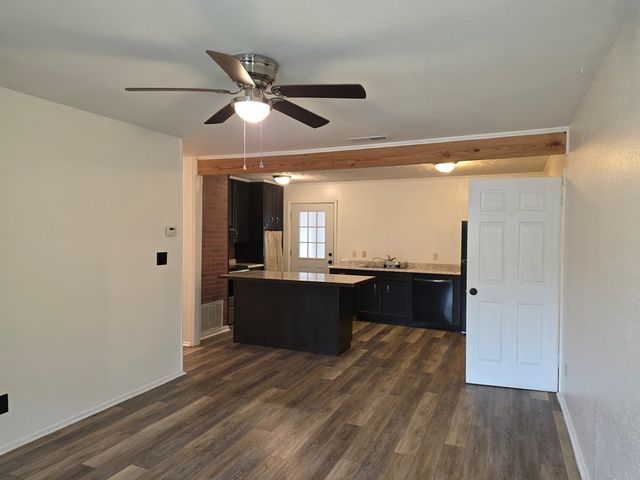 221 Miller St, Kerrville, TX 78028