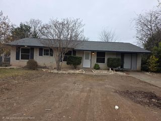 221 Miller St, Kerrville, TX 78028