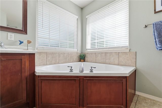 470 McKissic Spring Road, Centerton, AR 72719