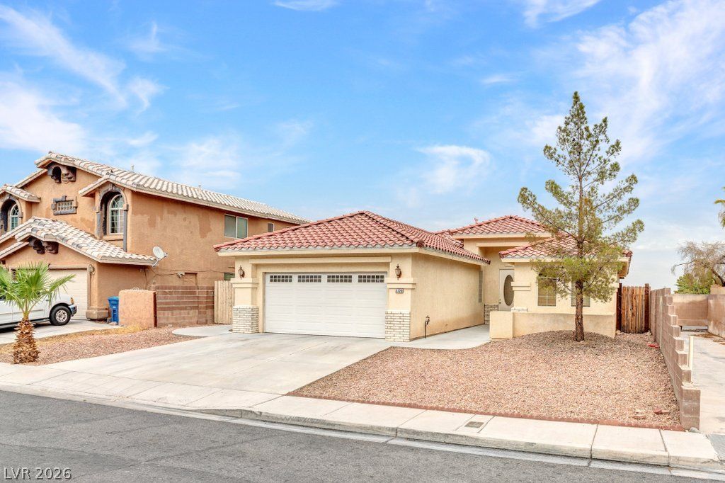 3726 Climbing Rose Street, Las Vegas, NV 89147 — photo 2