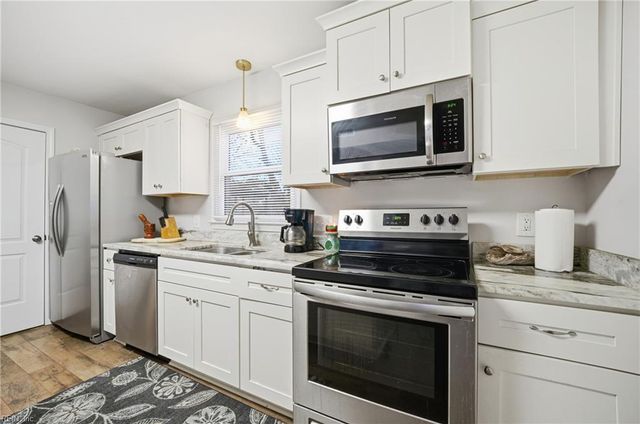 812 Ridgeway AVE, Hampton, VA 23661