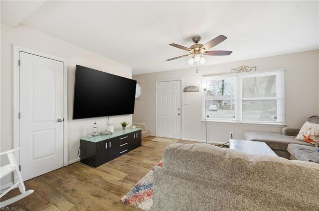 812 Ridgeway AVE, Hampton, VA 23661