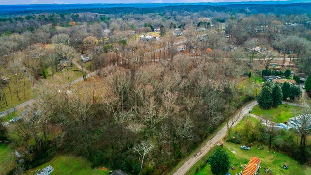 323 N Jenkins Road, Rossville, GA 30741