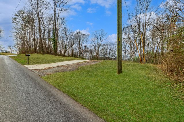 323 N Jenkins Road, Rossville, GA 30741