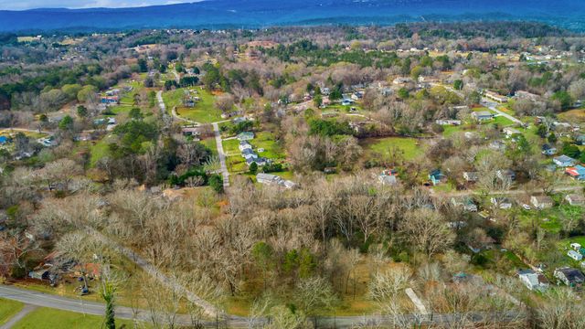 323 N Jenkins Road, Rossville, GA 30741