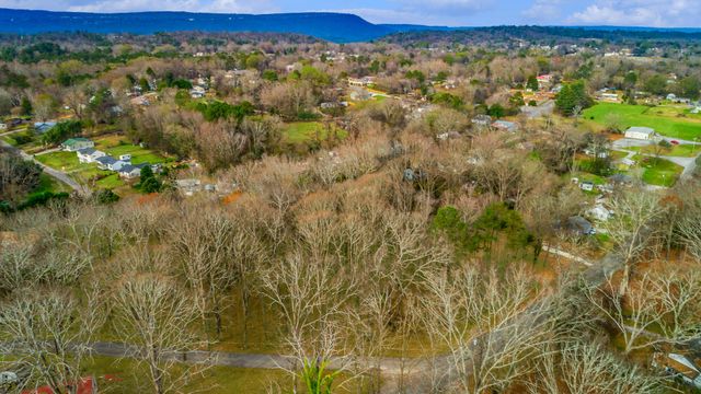 323 N Jenkins Road, Rossville, GA 30741