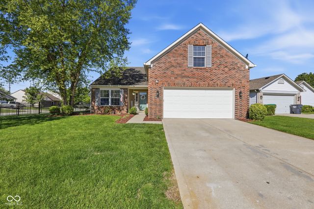 2100 Liberty Way Drive, Greenwood, IN 46143