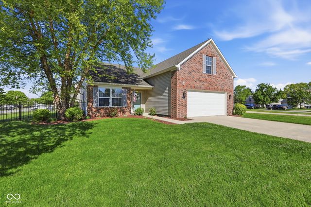 2100 Liberty Way Drive, Greenwood, IN 46143