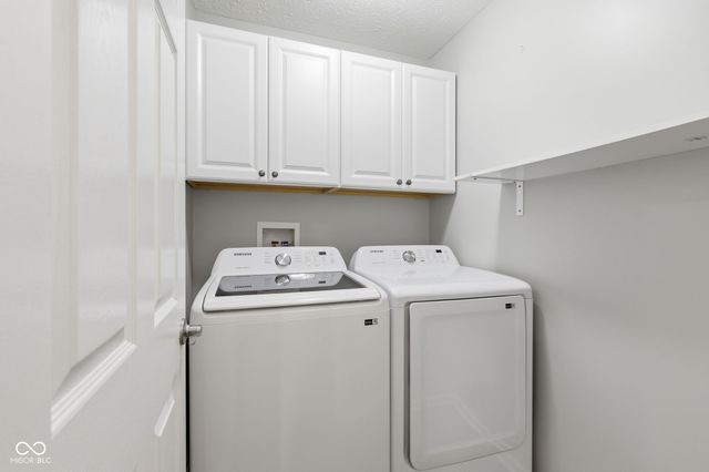 2100 Liberty Way Drive, Greenwood, IN 46143