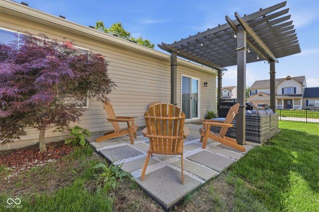 2100 Liberty Way Drive, Greenwood, IN 46143