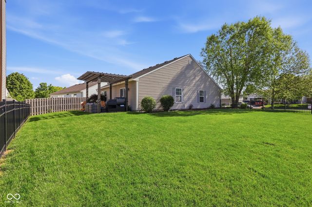 2100 Liberty Way Drive, Greenwood, IN 46143