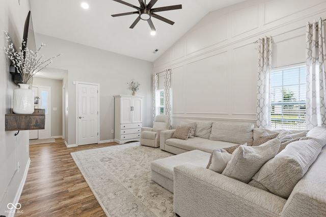 2100 Liberty Way Drive, Greenwood, IN 46143
