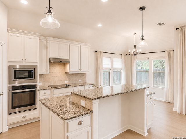 164 AUTUMN RDG, Boerne, TX 78006