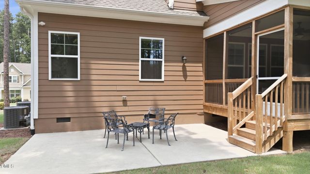 556 Rockport Drive, Clayton, NC 27527