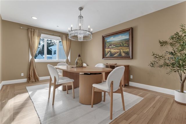 275 Meshanticut Valley Parkway, Cranston, RI 02920