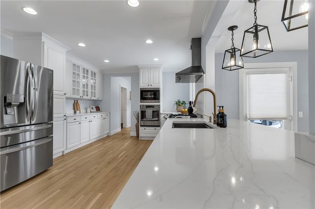 275 Meshanticut Valley Parkway, Cranston, RI 02920