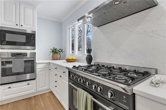 275 Meshanticut Valley Parkway, Cranston, RI 02920