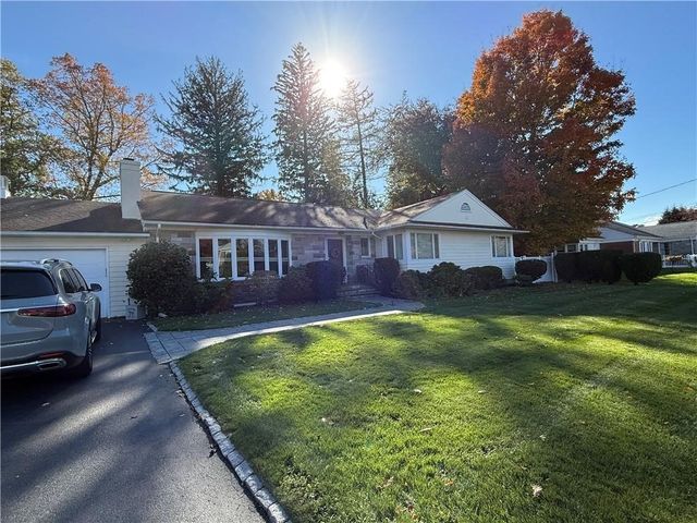 275 Meshanticut Valley Parkway, Cranston, RI 02920