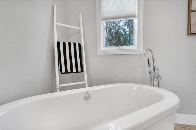 275 Meshanticut Valley Parkway, Cranston, RI 02920