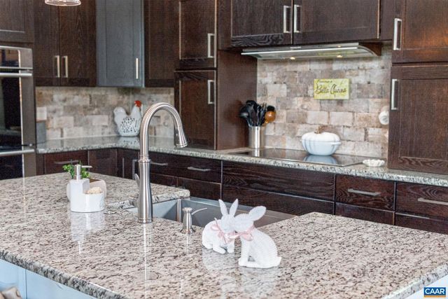 93 LAKEVIEW CT, Zion Crossroads, VA 22952