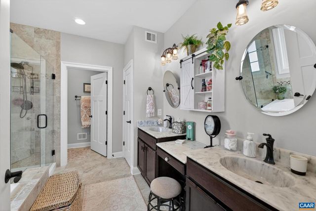 93 LAKEVIEW CT, Zion Crossroads, VA 22952