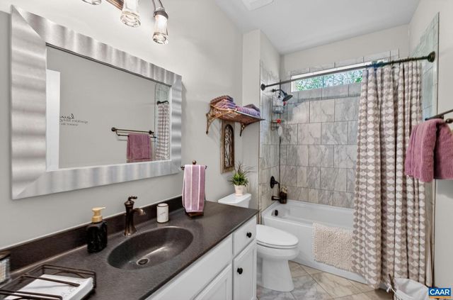 93 LAKEVIEW CT, Zion Crossroads, VA 22952