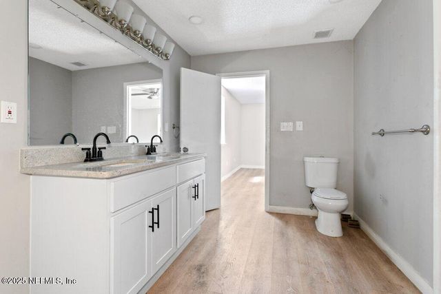 3135 SOUTEL Drive, Jacksonville, FL 32208