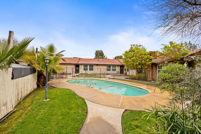 1063 Pierce Drive, Clovis, CA 93612