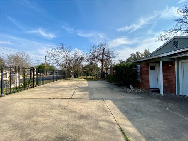 2003 Patton LN, Austin, TX 78723
