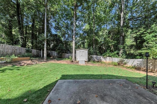 565 Fortune Ridge Road, Stone Mountain, GA 30087