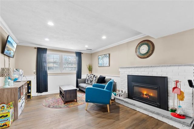 7998 Trina Circle, Clay, NY 13041