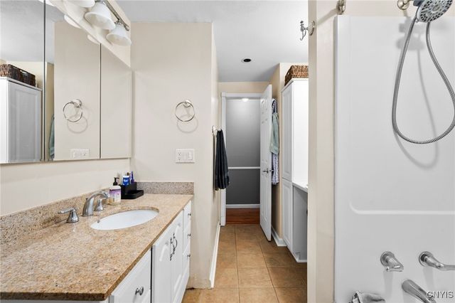 7998 Trina Circle, Clay, NY 13041