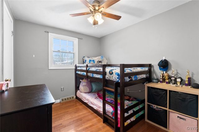 7998 Trina Circle, Clay, NY 13041