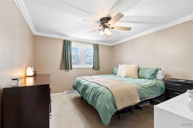 7998 Trina Circle, Clay, NY 13041