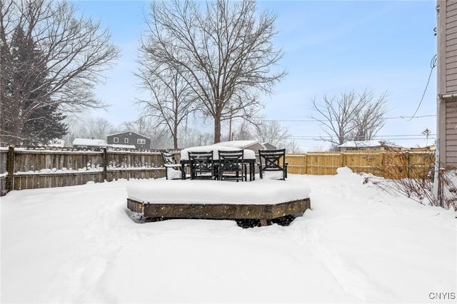 7998 Trina Circle, Clay, NY 13041