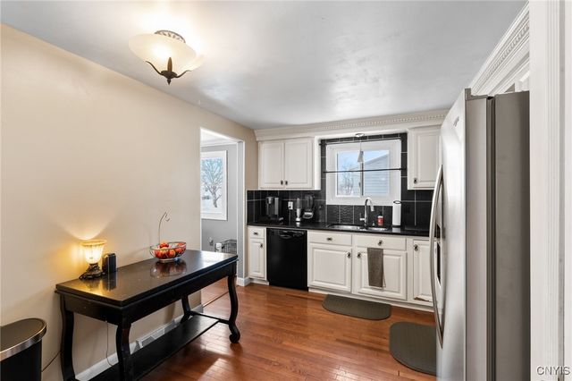 7998 Trina Circle, Clay, NY 13041