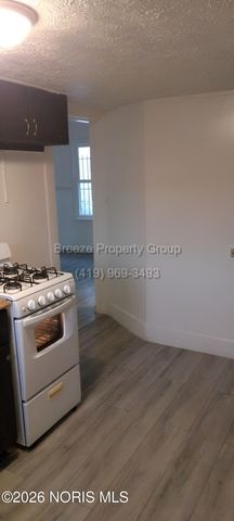 1215 Woodstock Avenue, Toledo, OH 43607