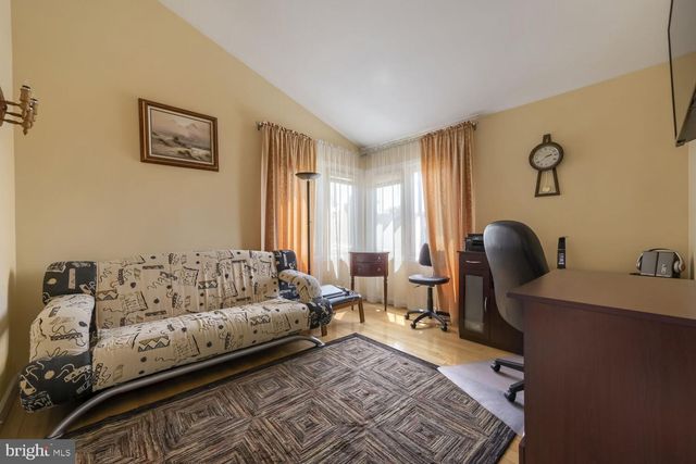 17 STABLEMERE CT, Baltimore, MD 21209