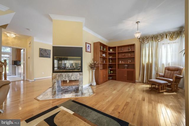 17 STABLEMERE CT, Baltimore, MD 21209