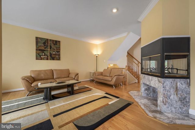 17 STABLEMERE CT, Baltimore, MD 21209