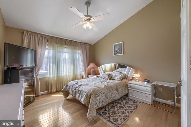 17 STABLEMERE CT, Baltimore, MD 21209