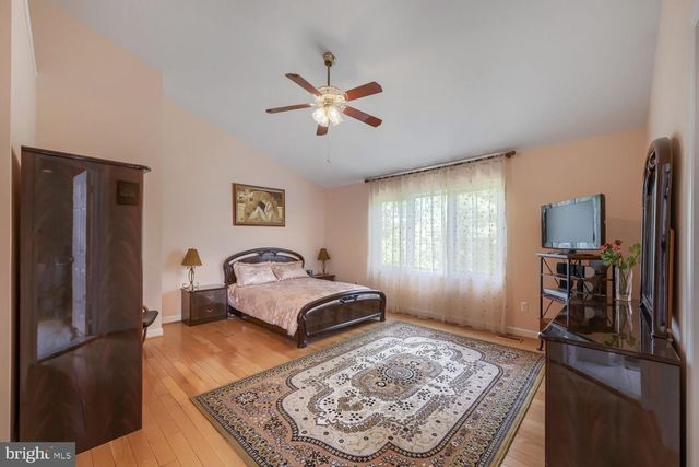 17 STABLEMERE CT, Baltimore, MD 21209