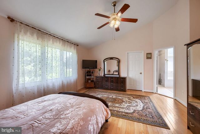 17 STABLEMERE CT, Baltimore, MD 21209