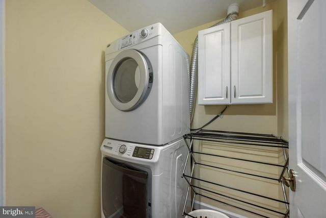 17 STABLEMERE CT, Baltimore, MD 21209