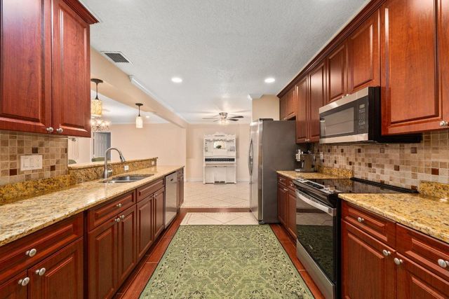 2351 Sweetwater Drive, Fort Pierce, FL 34981