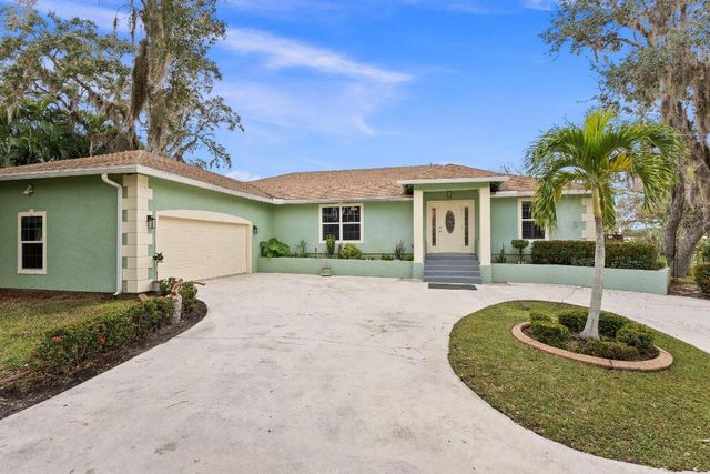 2351 Sweetwater Drive, Fort Pierce, FL 34981