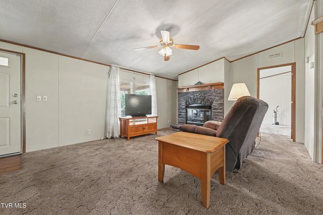 3810 West Allens Bridge Road, Greeneville, TN 37743