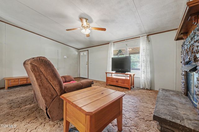 3810 West Allens Bridge Road, Greeneville, TN 37743